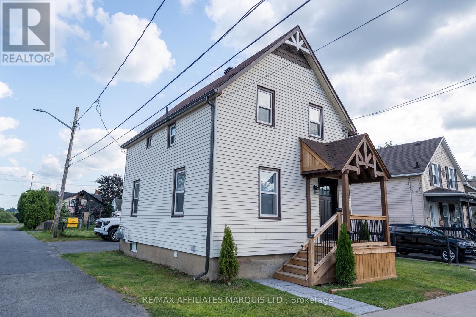 2 Whitehead Avenue, Cornwall, ON - Outdoor