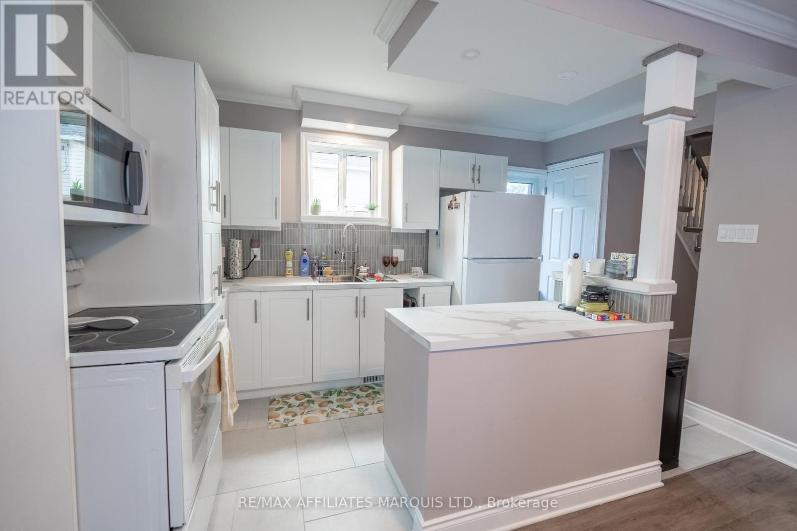 2 Whitehead Avenue, Cornwall, ON - Indoor