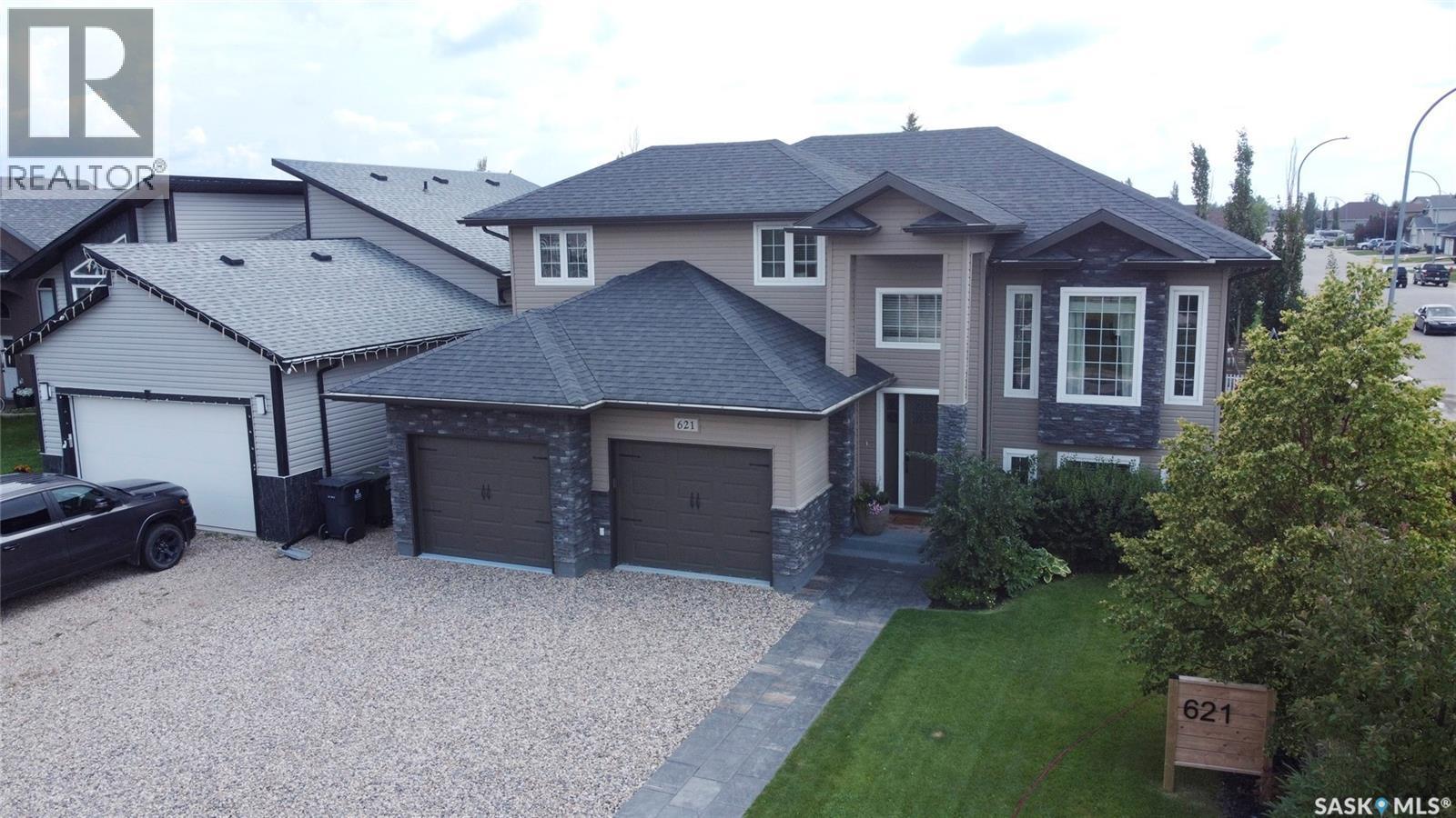 621 Braun Lane, Warman, SK - Outdoor With Facade