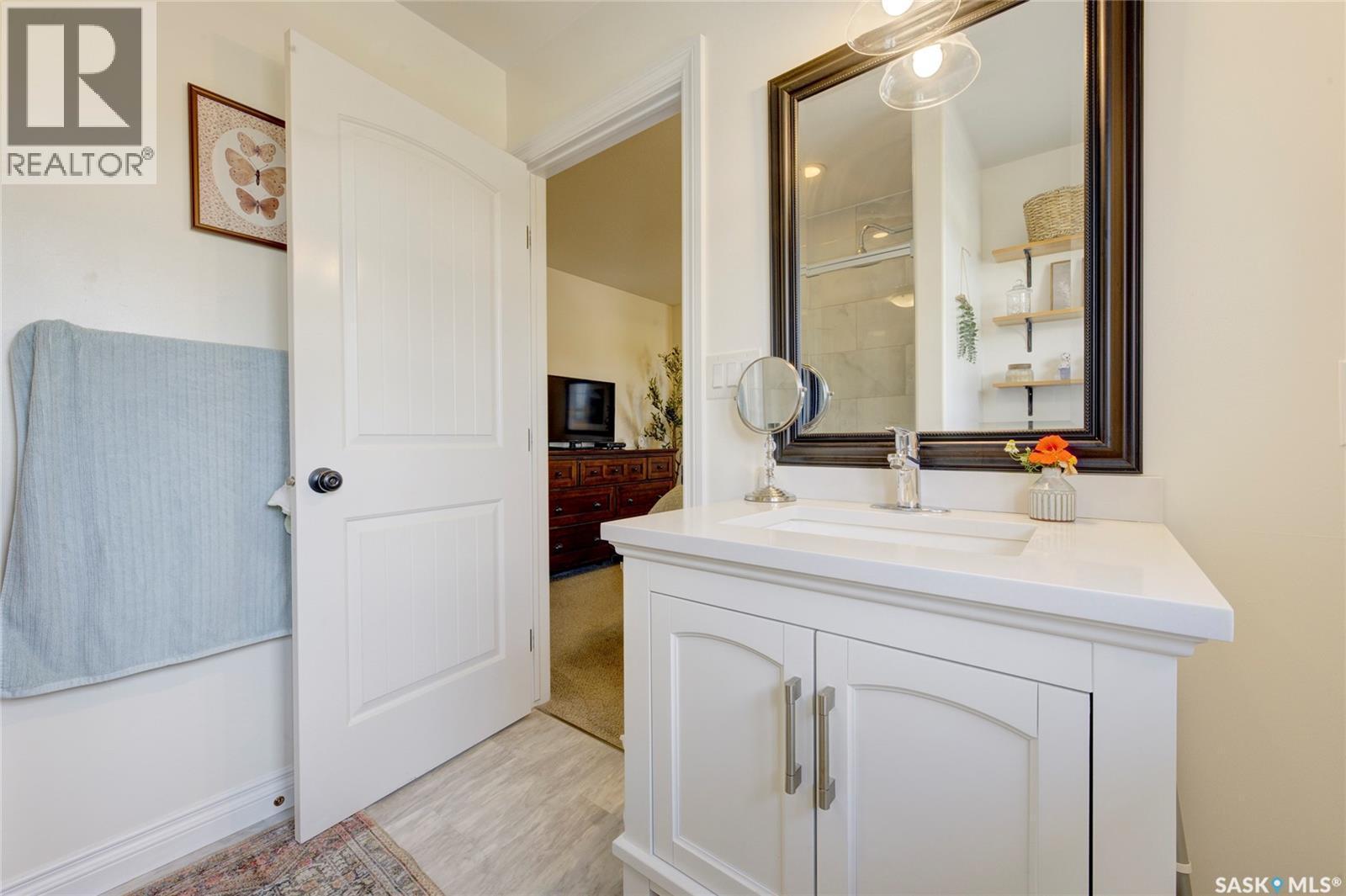 621 Braun Lane, Warman, SK - Indoor Photo Showing Bathroom