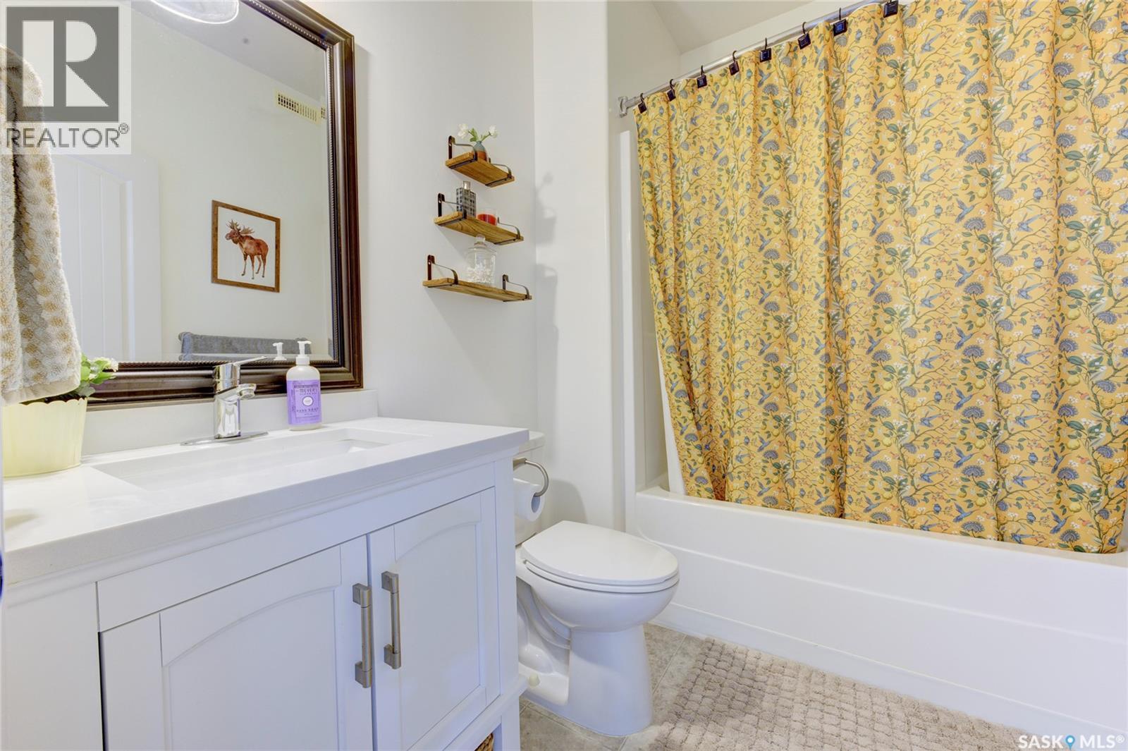 621 Braun Lane, Warman, SK - Indoor Photo Showing Bathroom