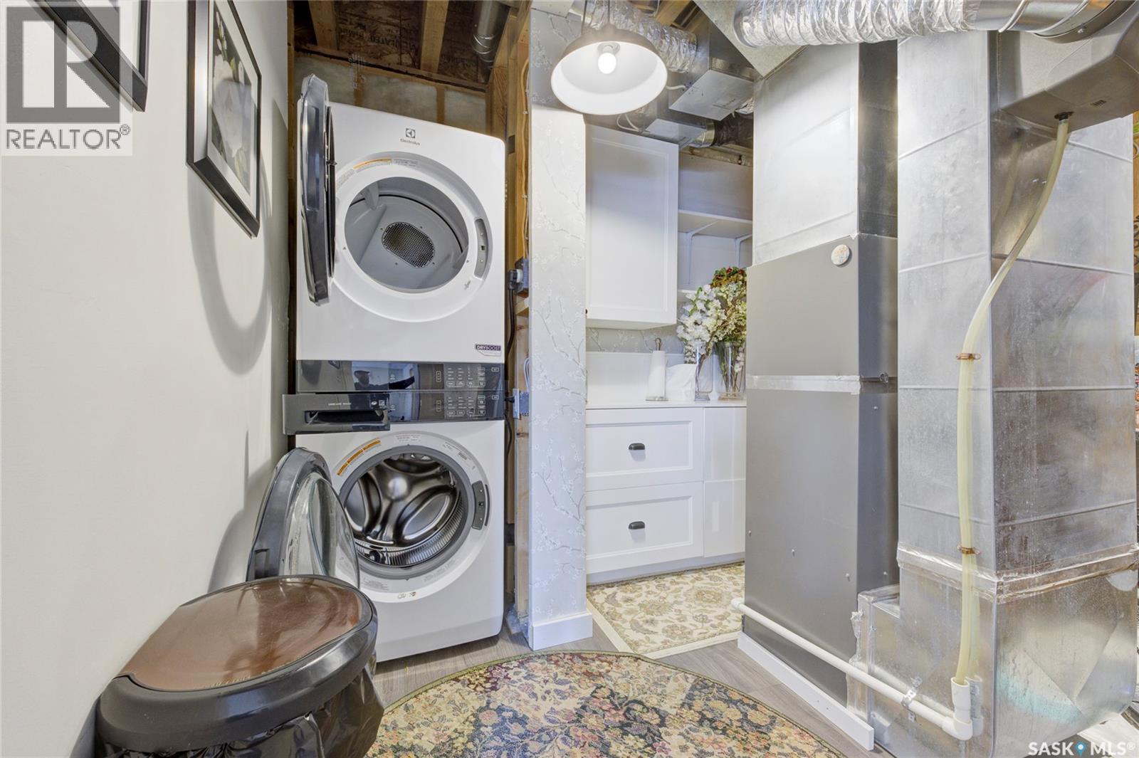 621 Braun Lane, Warman, SK - Indoor Photo Showing Laundry Room