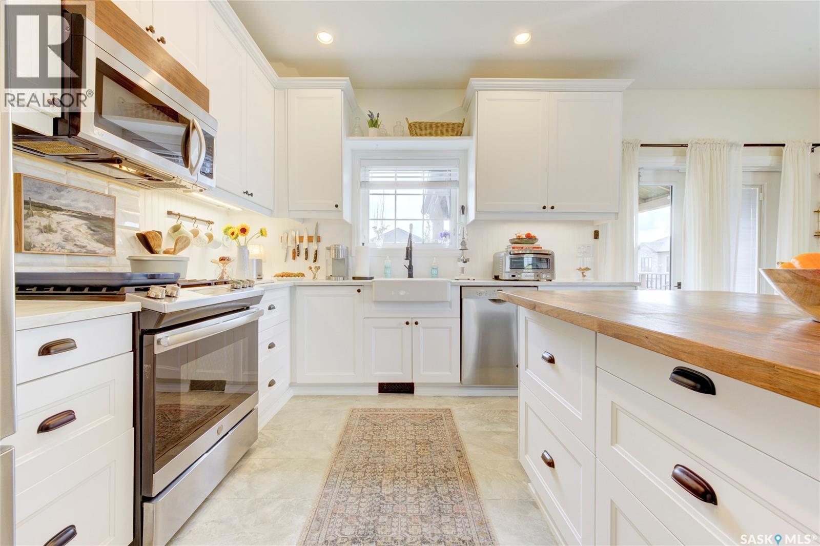 621 Braun Lane, Warman, SK - Indoor Photo Showing Kitchen