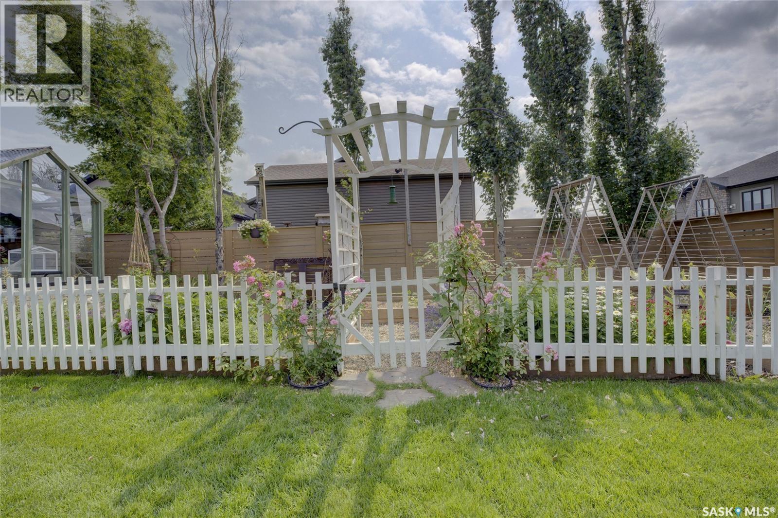 621 Braun Lane, Warman, SK - Outdoor
