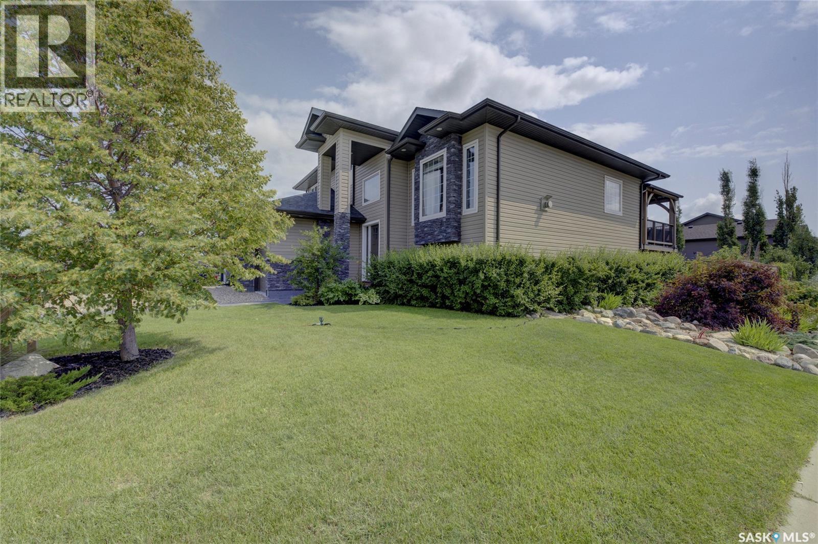 621 Braun Lane, Warman, SK - Outdoor