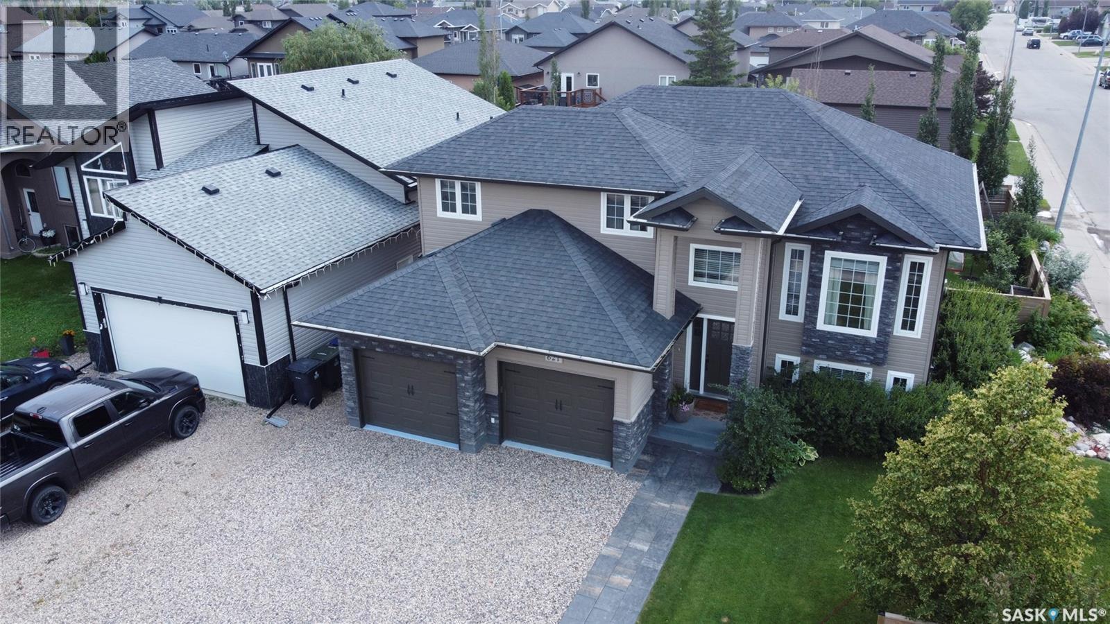 621 Braun Lane, Warman, SK - Outdoor