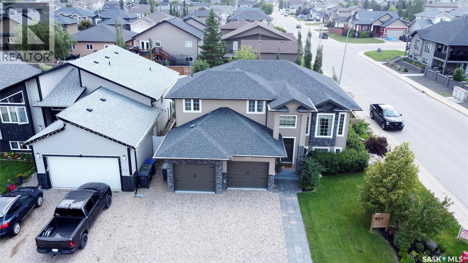 621 Braun Lane, Warman, SK - Outdoor With Facade