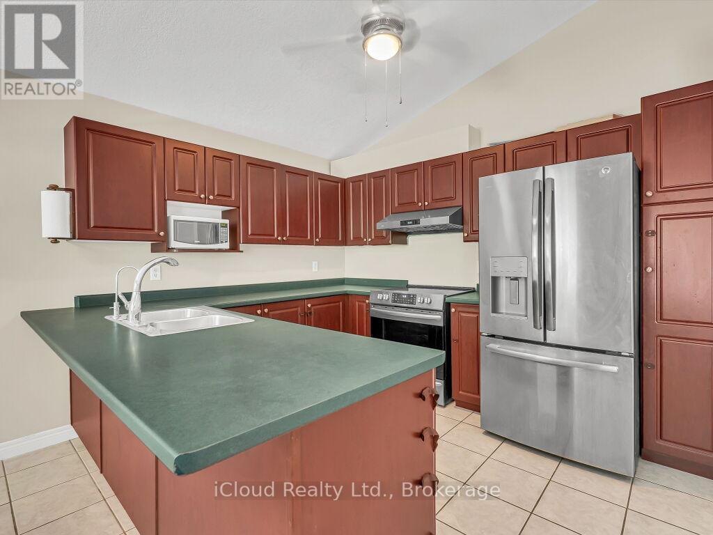 308 Keewatin Avenue, Kitchener, ON - Indoor Photo Showing Kitchen With Stainless Steel Kitchen