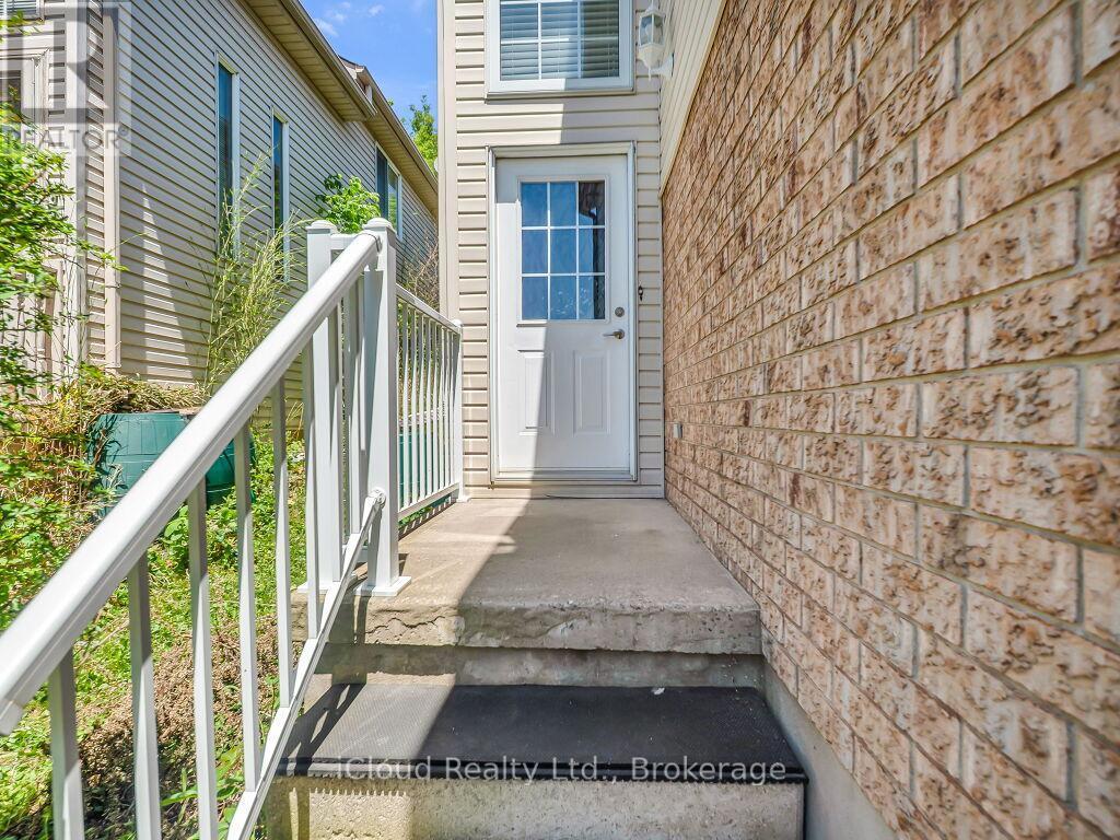 308 Keewatin Avenue, Kitchener, ON - Outdoor