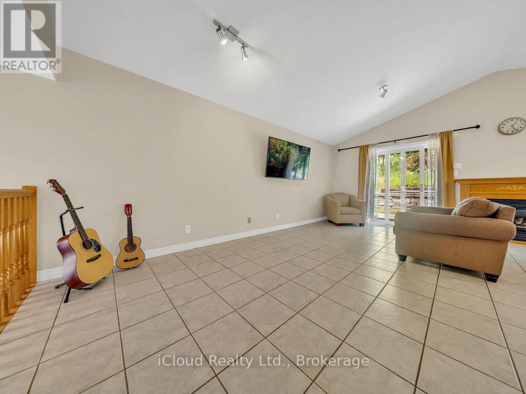308 Keewatin Avenue, Kitchener, ON - Indoor