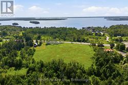 Minutes To The Lake - 