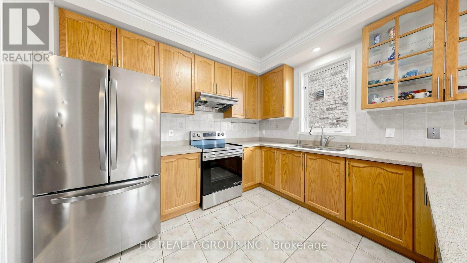 232 Stonebridge Drive, Markham, ON - Indoor Photo Showing Kitchen With Double Sink