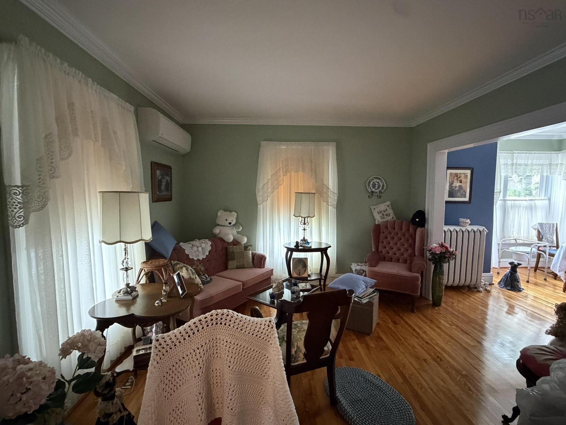 416 Pleasant Street, New Glasgow, NS - Indoor Photo Showing Living Room