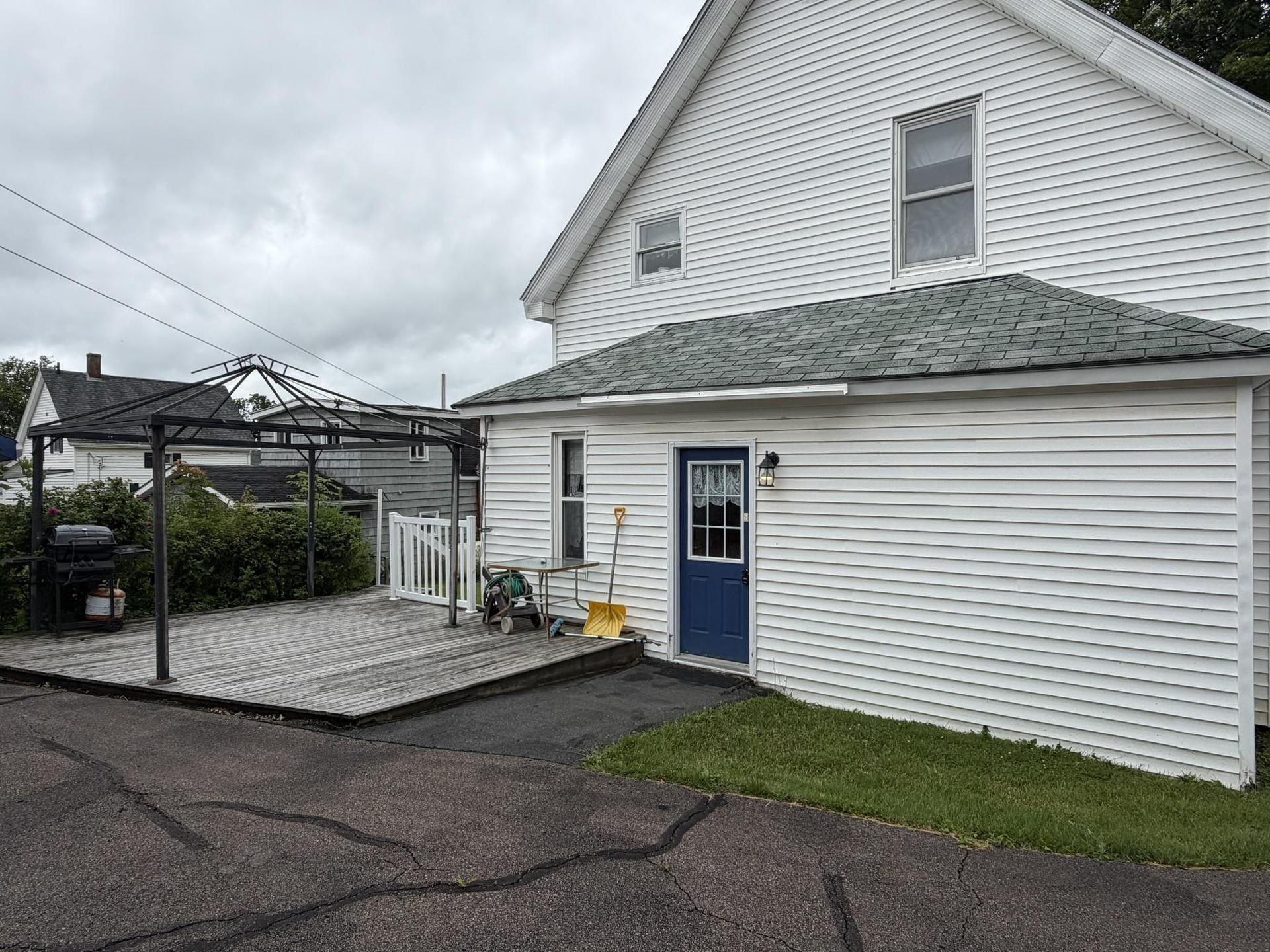 416 Pleasant Street, New Glasgow, NS - Outdoor
