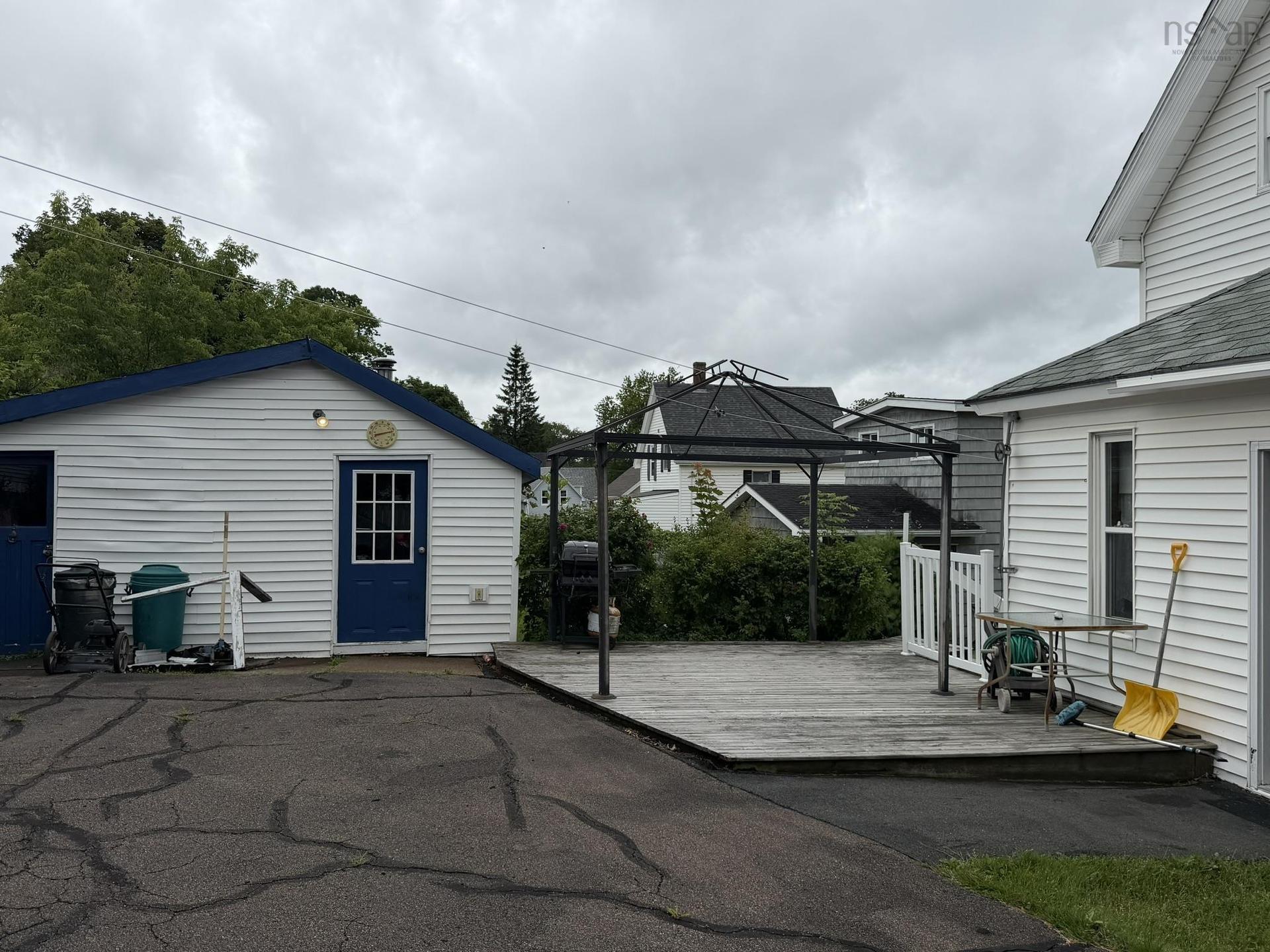 416 Pleasant Street, New Glasgow, NS - Outdoor