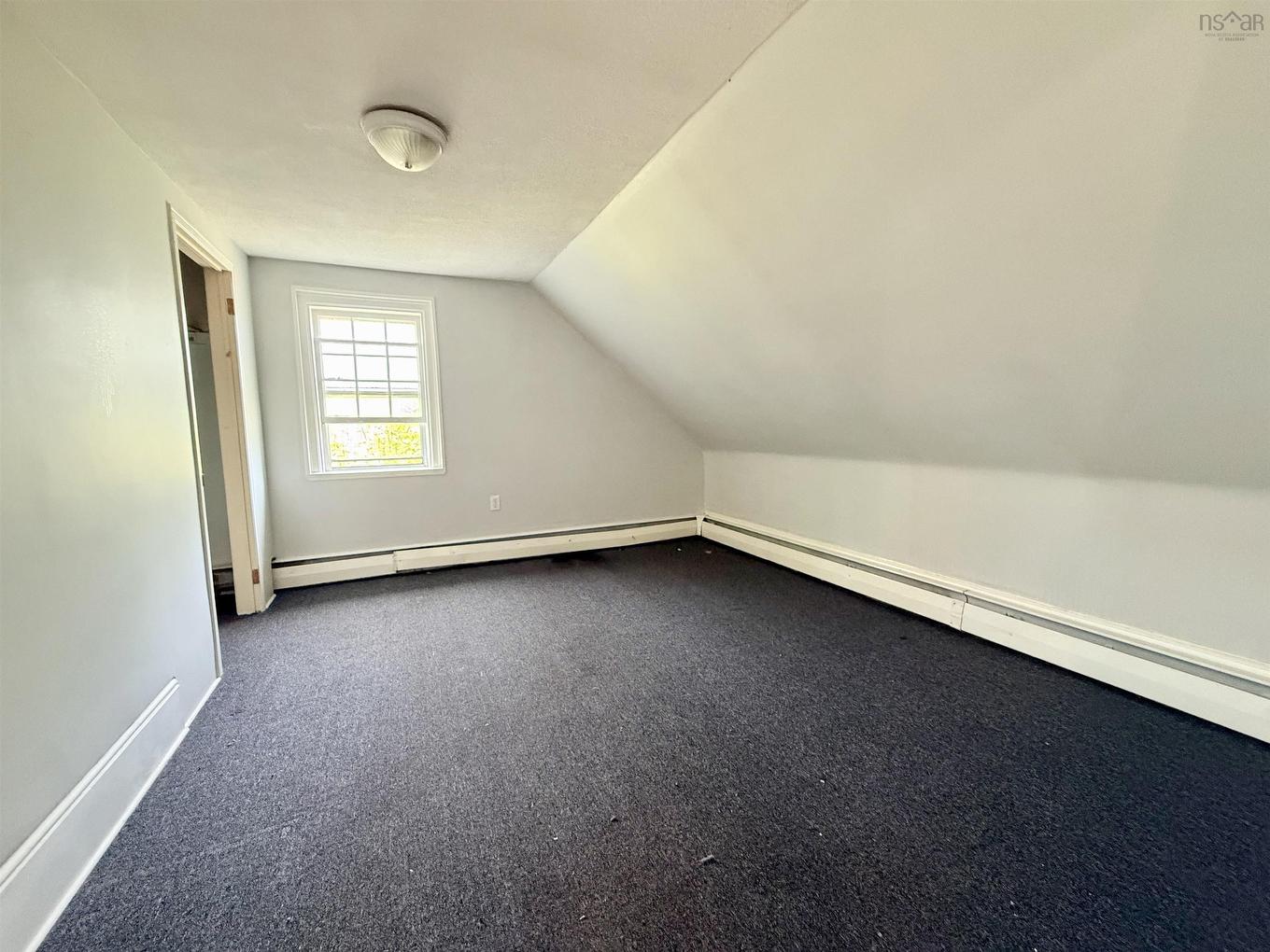27 Starrs Road, Yarmouth, NS - Indoor Photo Showing Other Room