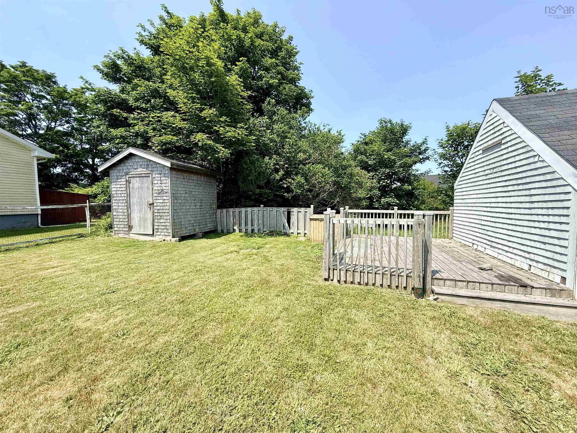 27 Starrs Road, Yarmouth, NS - Outdoor