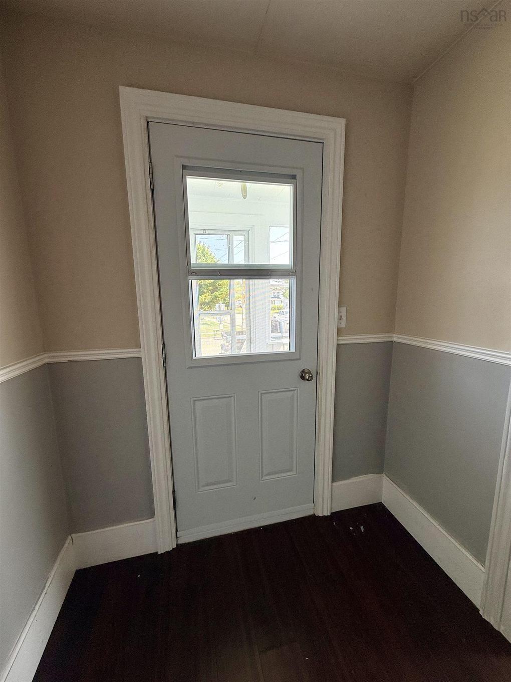27 Starrs Road, Yarmouth, NS - Indoor Photo Showing Other Room