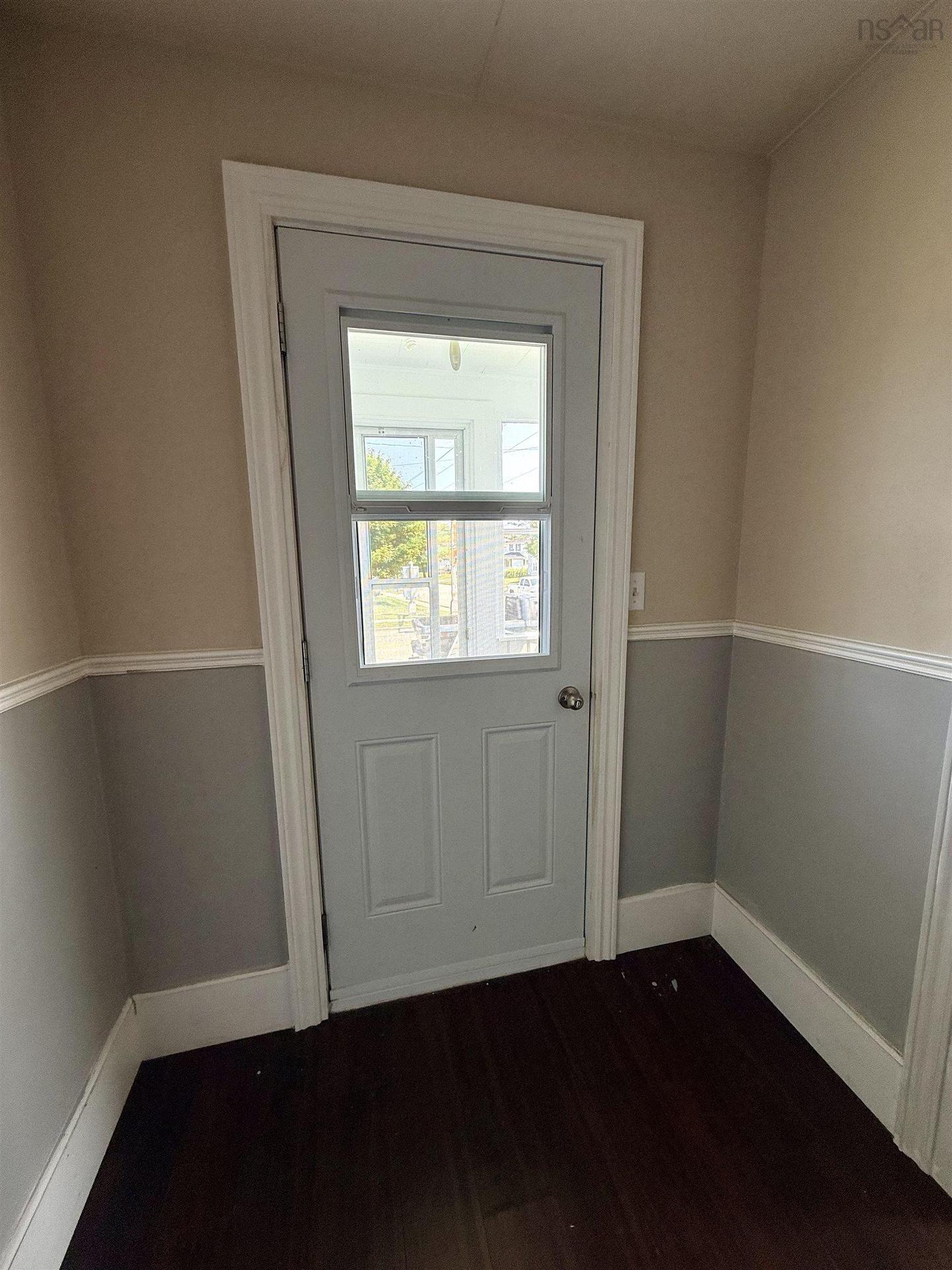 27 Starrs Road, Yarmouth, NS - Indoor Photo Showing Other Room