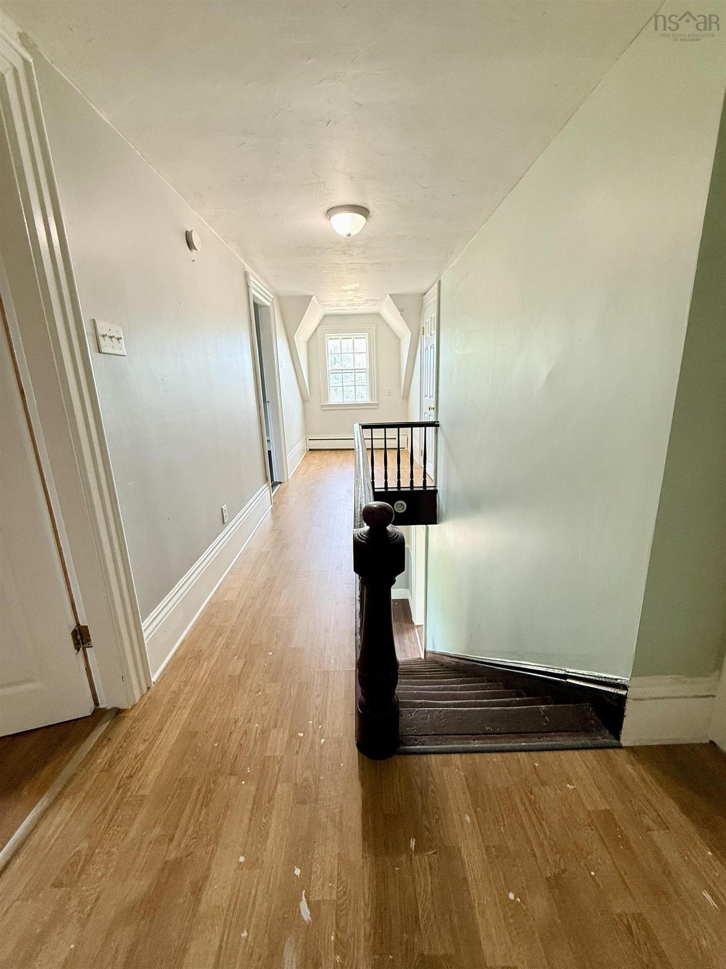 27 Starrs Road, Yarmouth, NS - Indoor Photo Showing Other Room