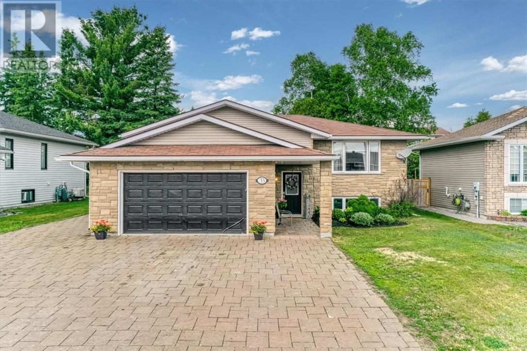 33 Oak, Capreol, ON - Outdoor