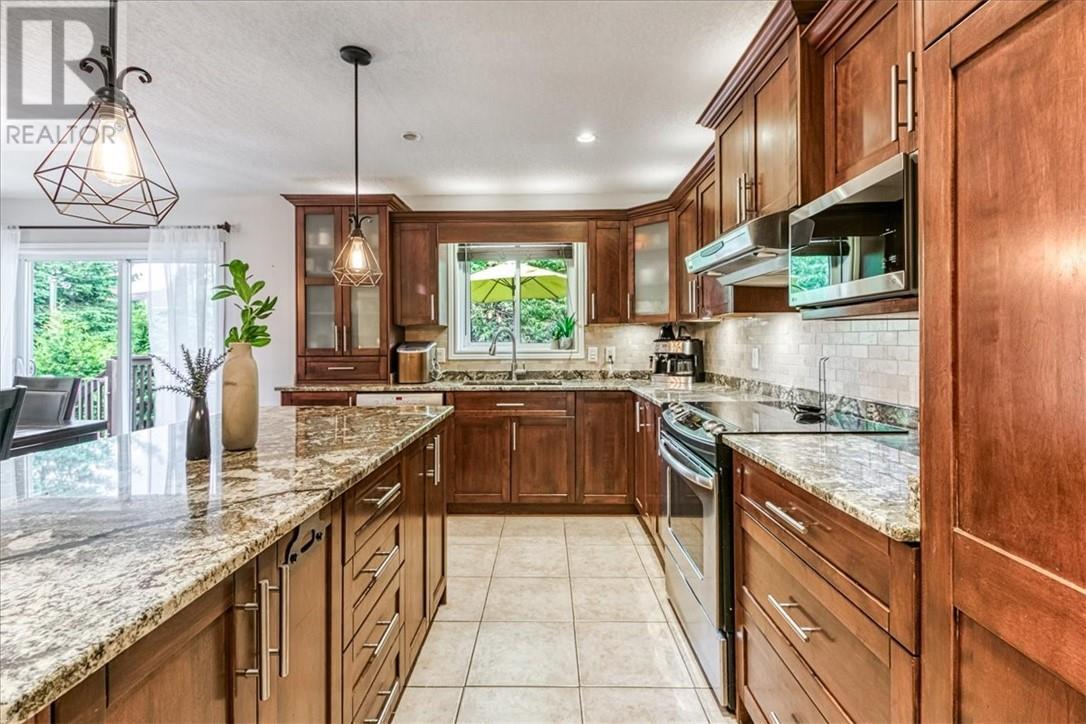 33 Oak, Capreol, ON - Indoor Photo Showing Kitchen With Upgraded Kitchen