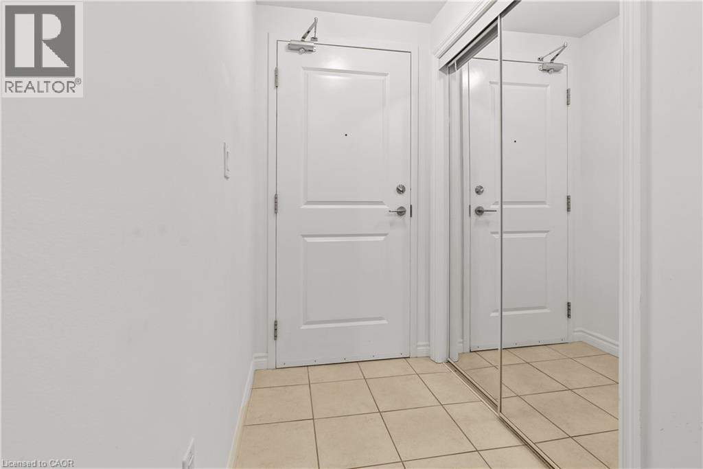 427 Aberdeen Avenue Unit# 102, Hamilton, ON - Indoor Photo Showing Other Room