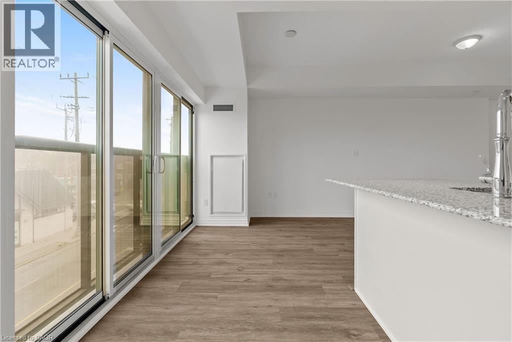 427 Aberdeen Avenue Unit# 102, Hamilton, ON - Indoor Photo Showing Other Room