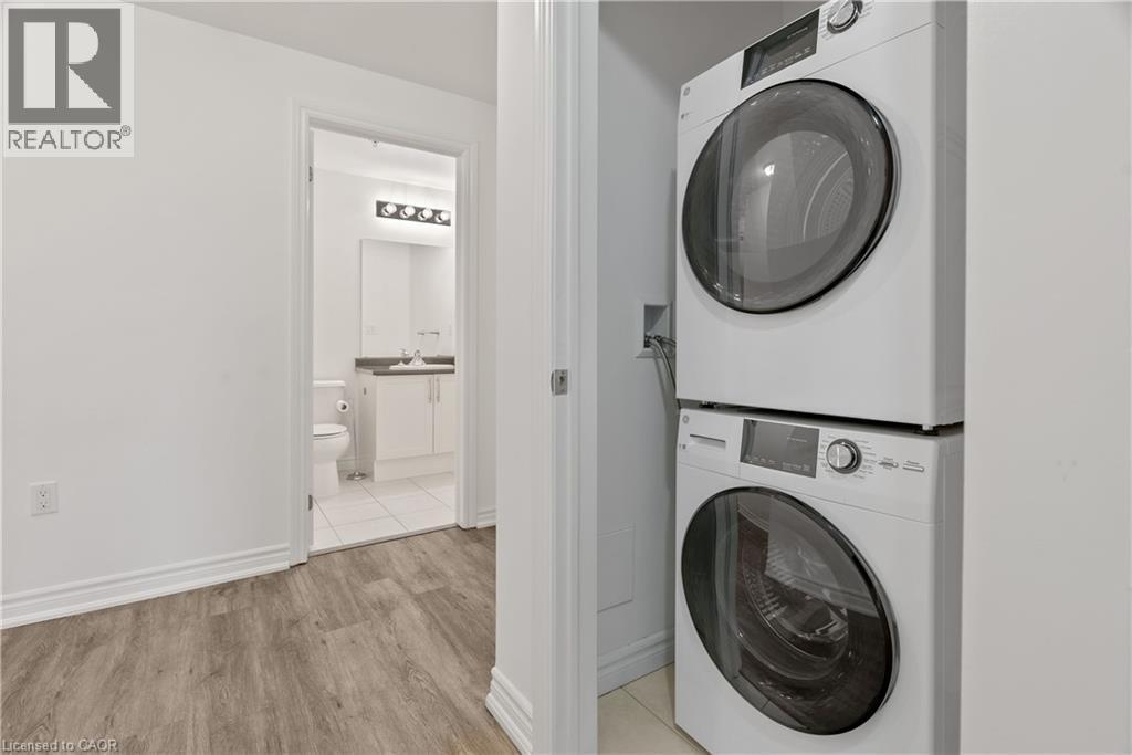 Laundry room - 427 Aberdeen Avenue Unit# 102, Hamilton, ON - Indoor Photo Showing Laundry Room