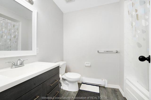 8665 Darlington Crescent, Windsor, ON