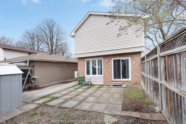 8665 Darlington Crescent, Windsor, ON