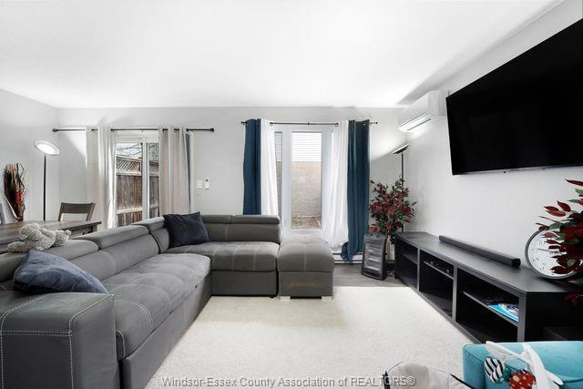 8665 Darlington Crescent, Windsor, ON
