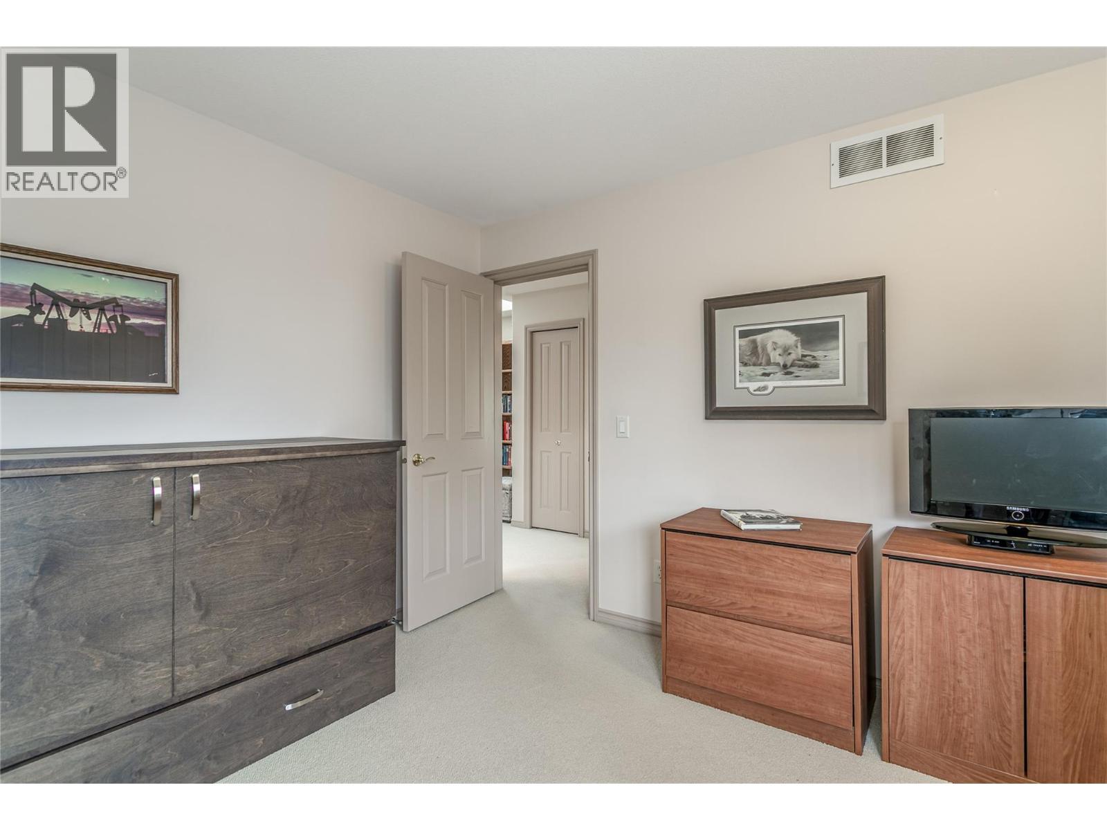 4122 Gallaghers Boulevard S, Kelowna, BC - Indoor