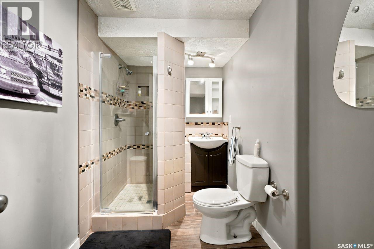 52 Tucker Crescent, Saskatoon, SK - Indoor Photo Showing Bathroom