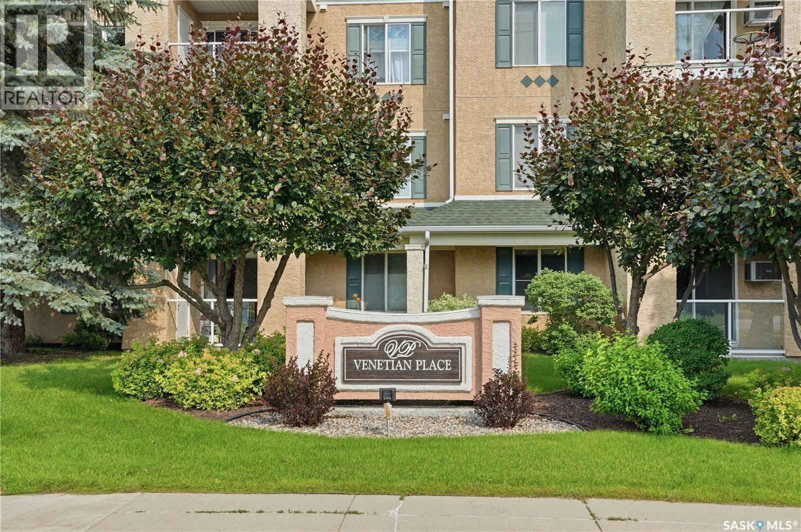 209 215 Lowe Road, Saskatoon, SK - Outdoor