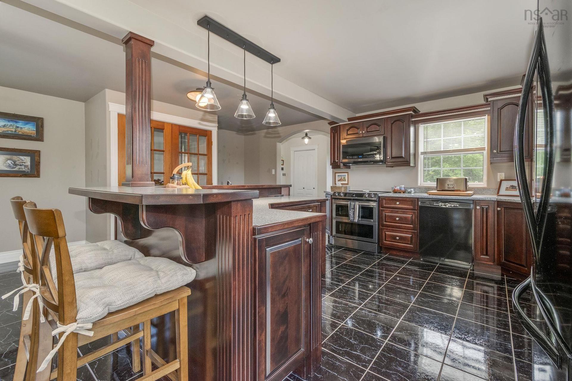 1006 Middle River Road, Rocklin, NS - Indoor