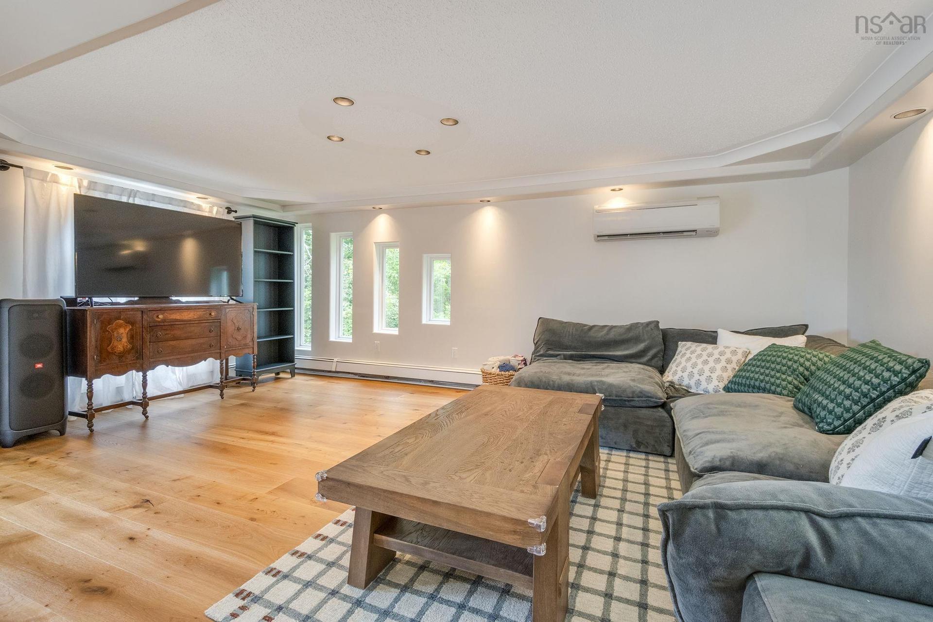 1006 Middle River Road, Rocklin, NS - Indoor Photo Showing Living Room