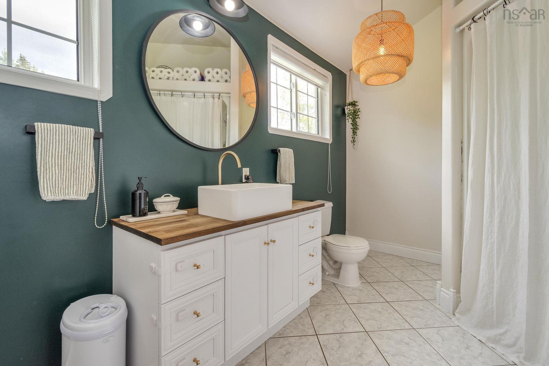 1006 Middle River Road, Rocklin, NS - Indoor Photo Showing Bathroom