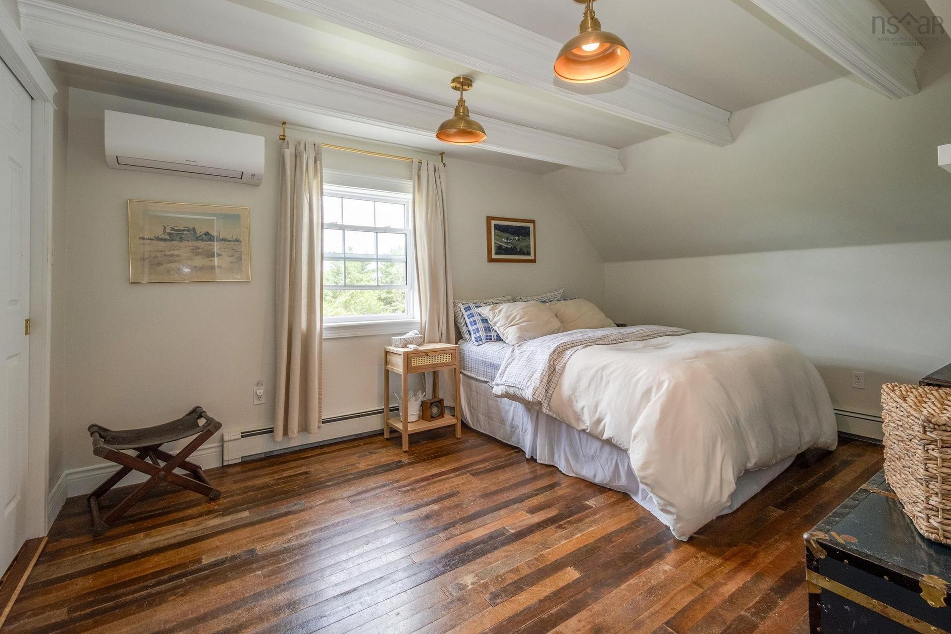 1006 Middle River Road, Rocklin, NS - Indoor Photo Showing Bedroom
