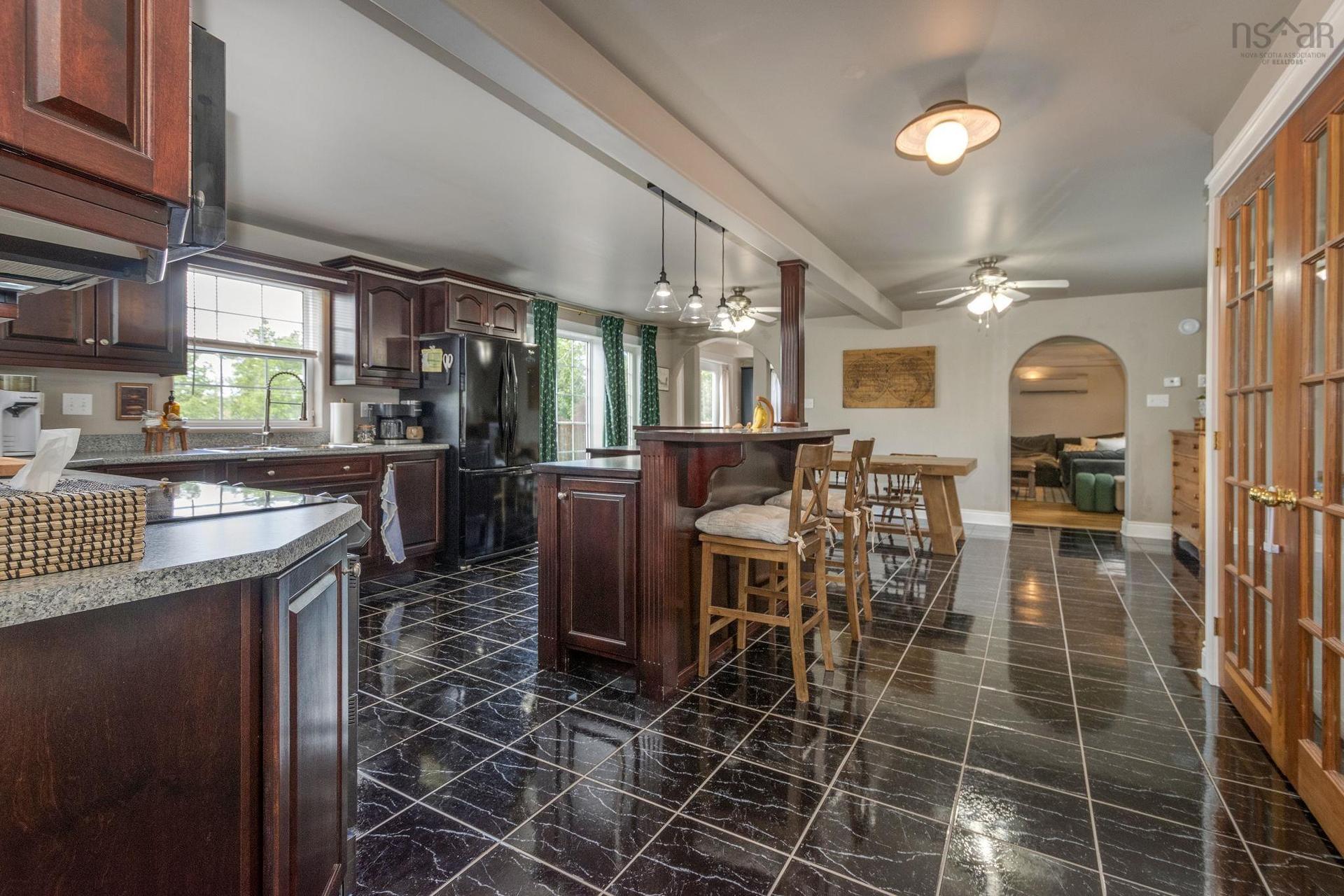 1006 Middle River Road, Rocklin, NS - Indoor Photo Showing Kitchen