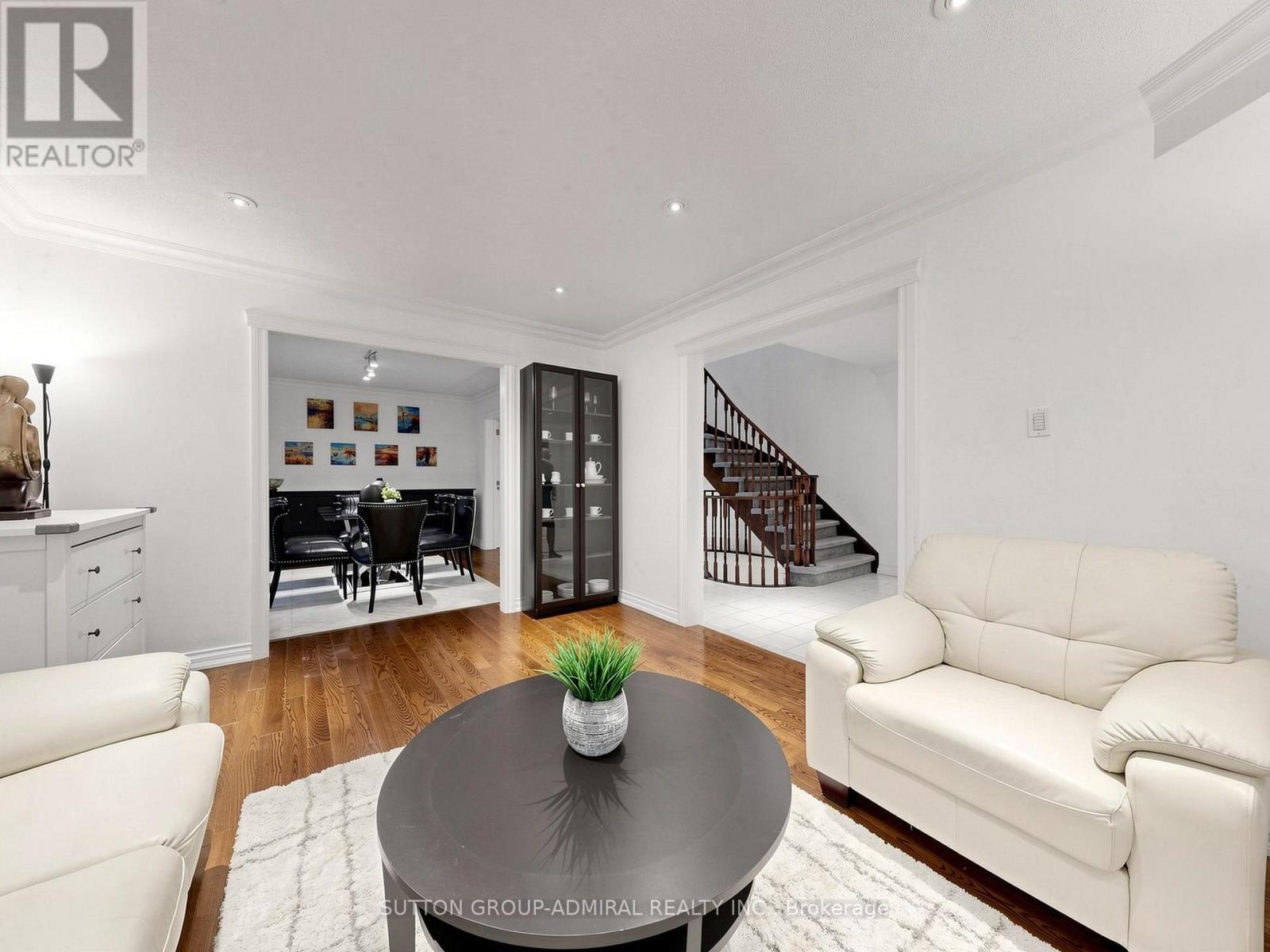 7 Cummings Court, Markham, ON - Indoor Photo Showing Living Room