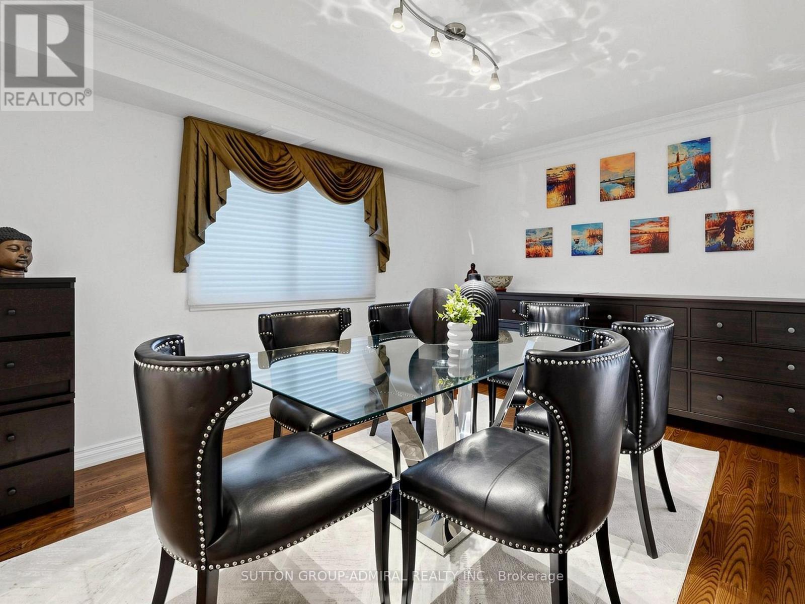 7 Cummings Court, Markham, ON - Indoor Photo Showing Dining Room
