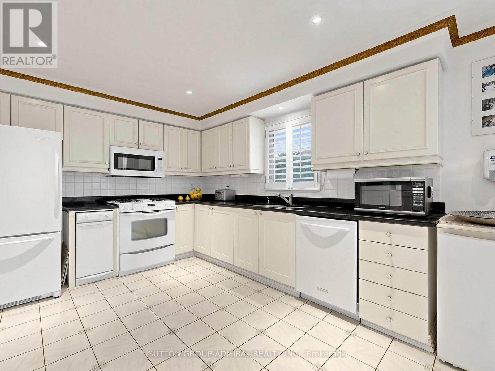 7 Cummings Court, Markham, ON - Indoor Photo Showing Kitchen