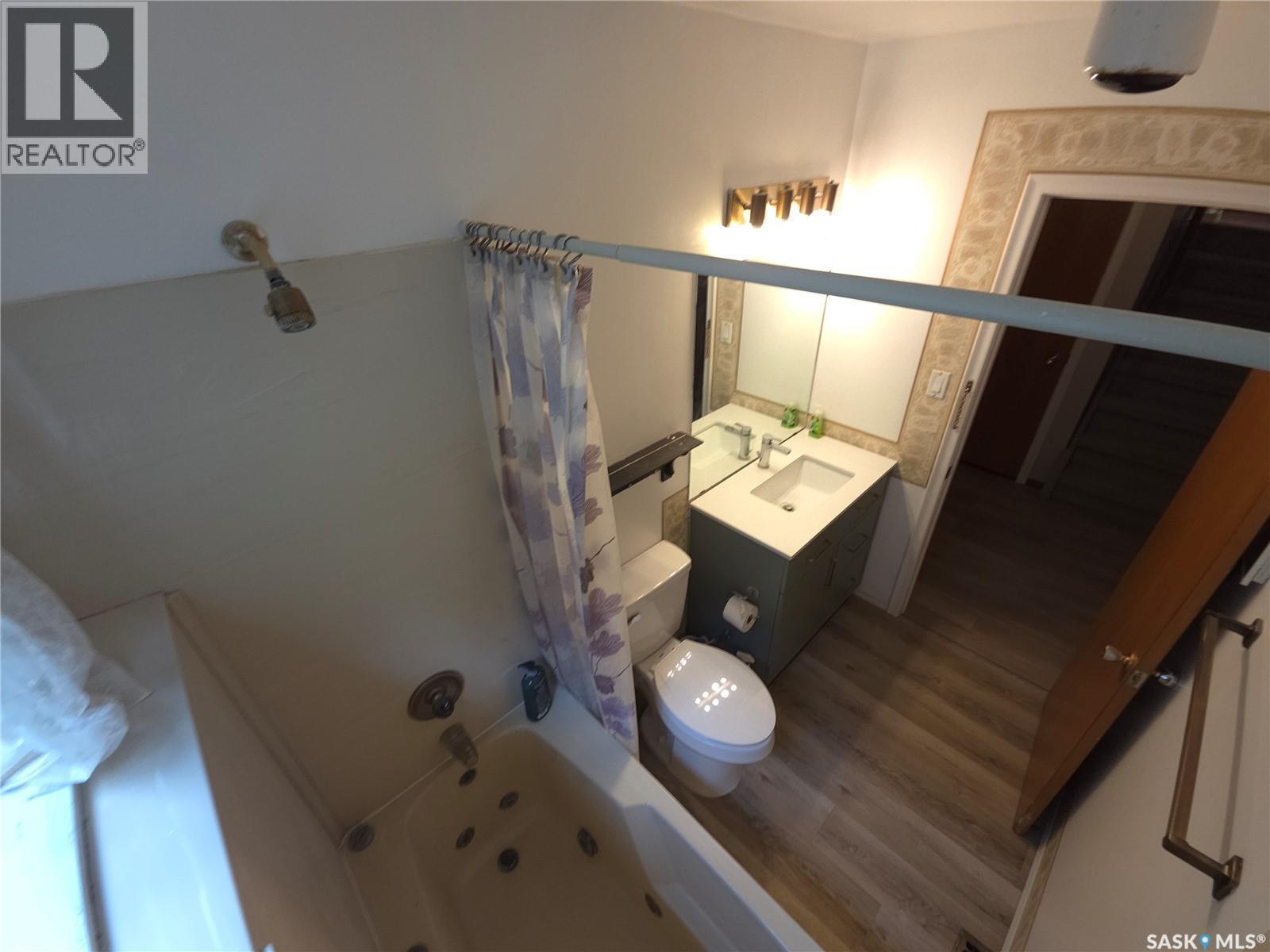 2509 Taylor Street, Saskatoon, SK - Indoor Photo Showing Other Room