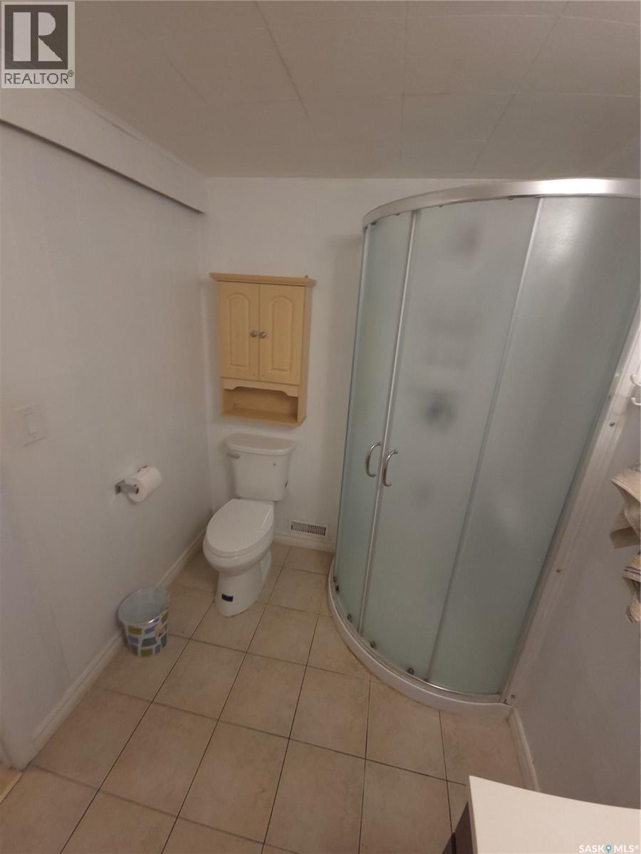 2509 Taylor Street, Saskatoon, SK - Indoor Photo Showing Bathroom