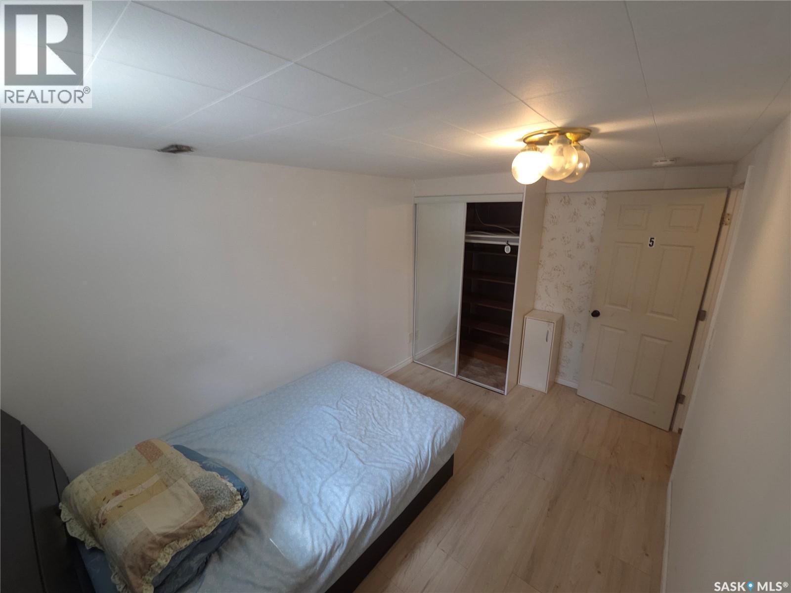 2509 Taylor Street, Saskatoon, SK - Indoor Photo Showing Bedroom