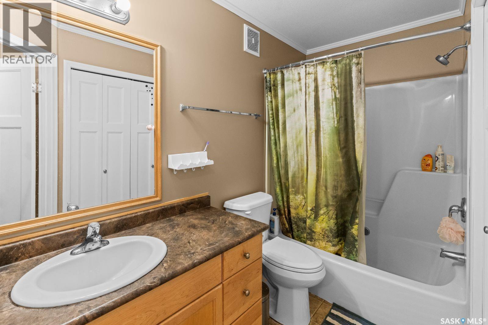 1002 715 Hart Road, Saskatoon, SK - Indoor Photo Showing Bathroom