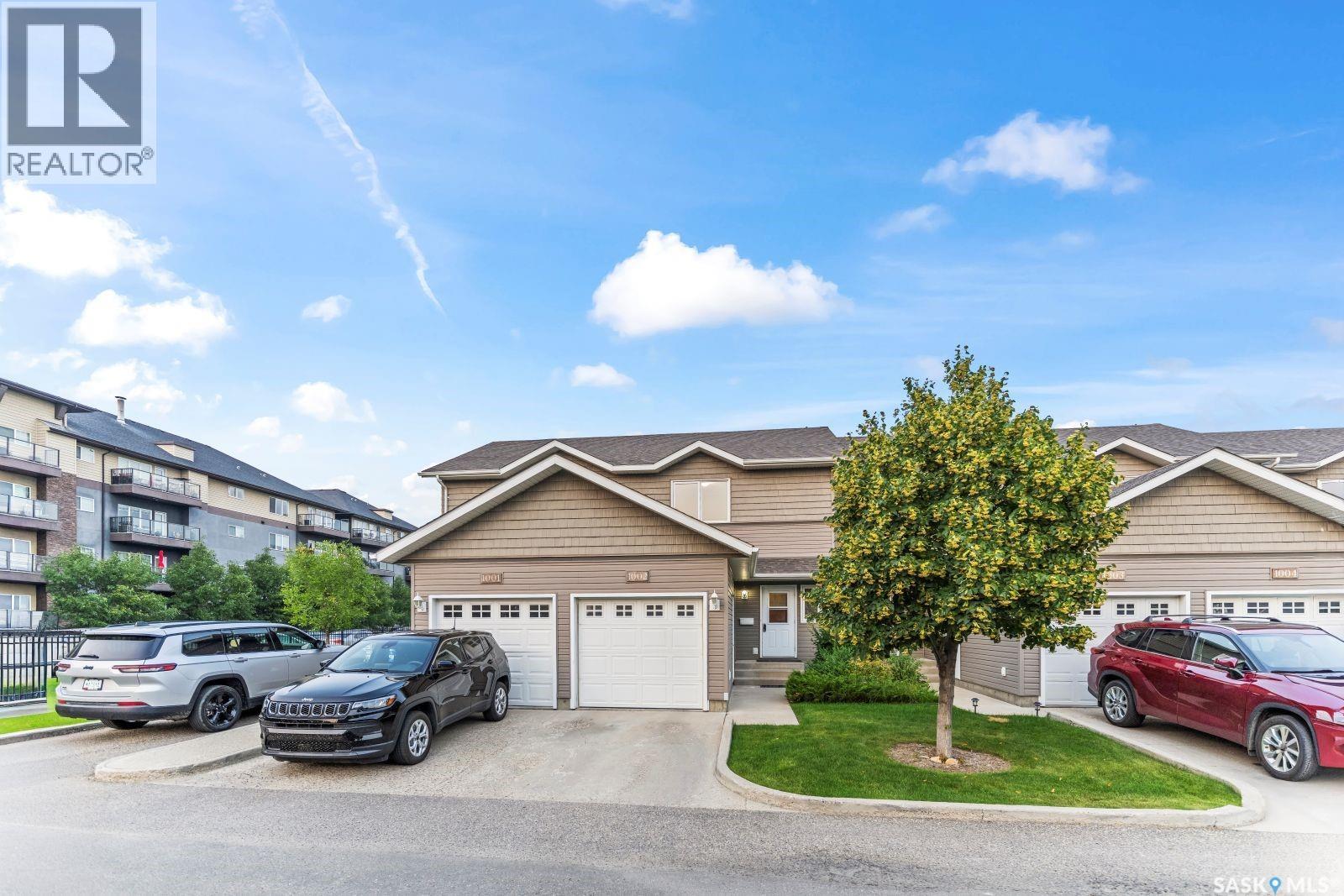 1002 715 Hart Road, Saskatoon, SK - Outdoor With Facade