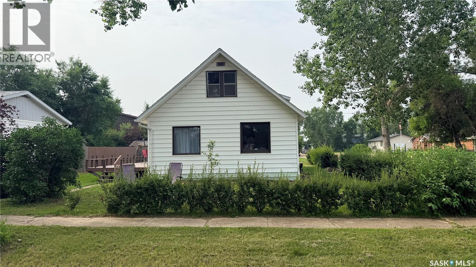 402 Saskatchewan Avenue, Torquay, SK - Outdoor