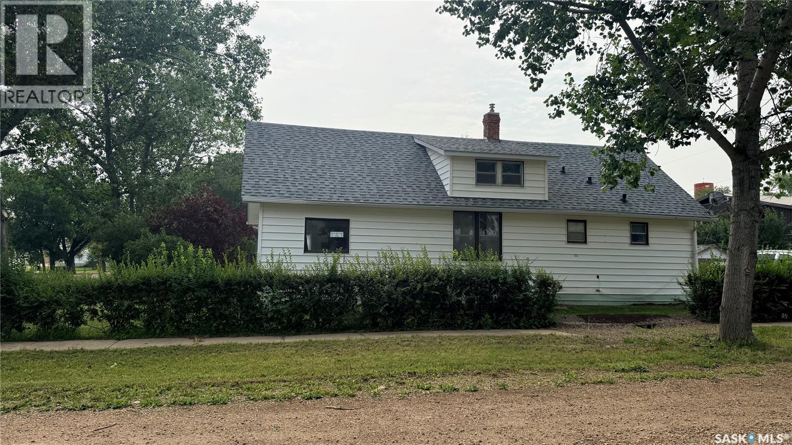402 Saskatchewan Avenue, Torquay, SK - Outdoor